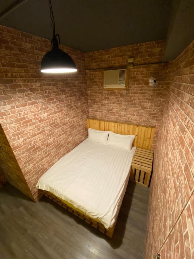 Hive Bed And Backpacker蜂巢膠囊旅店 Hostel Hualien City Exterior photo